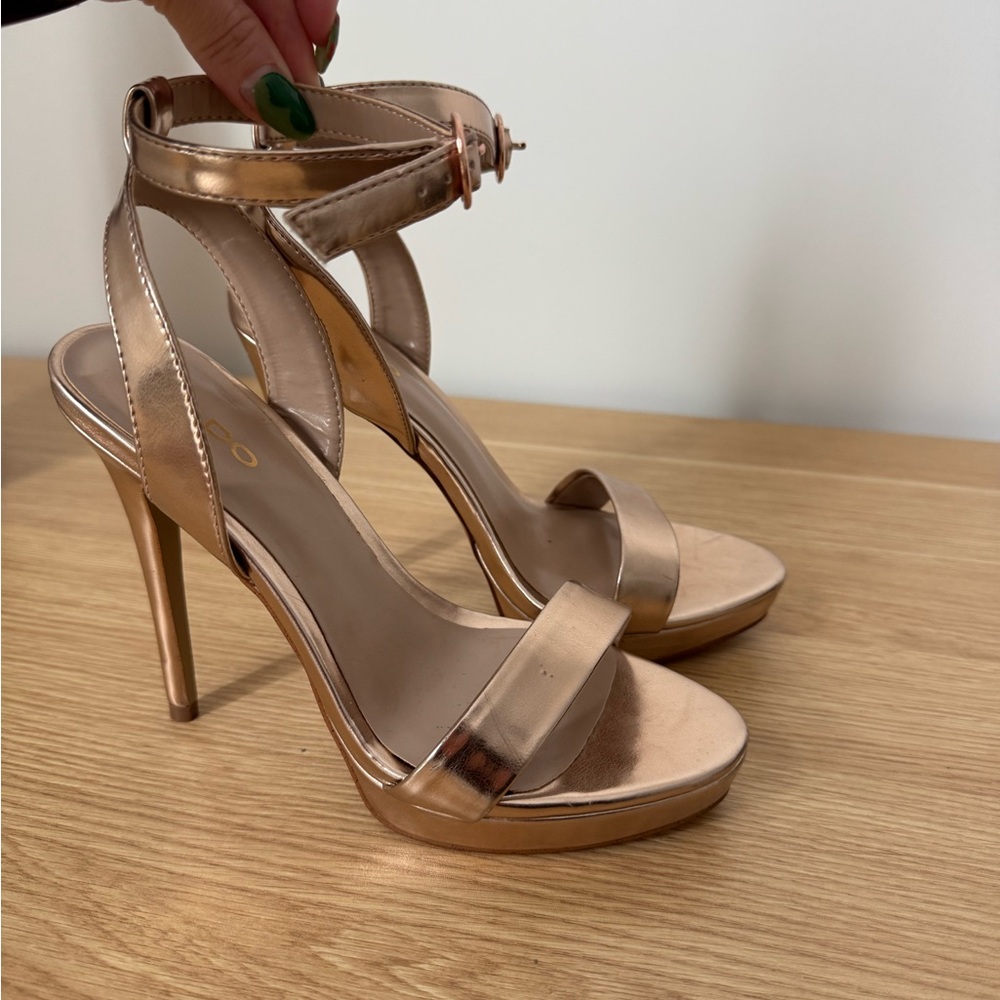 Aldo Metallic Gold Size 7.5 Platform 5 Inch Stiletto Leather Heel